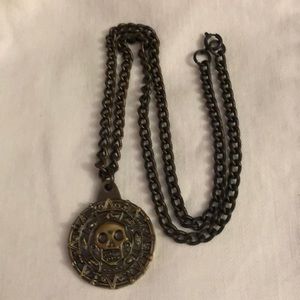 Skull pendant with chain